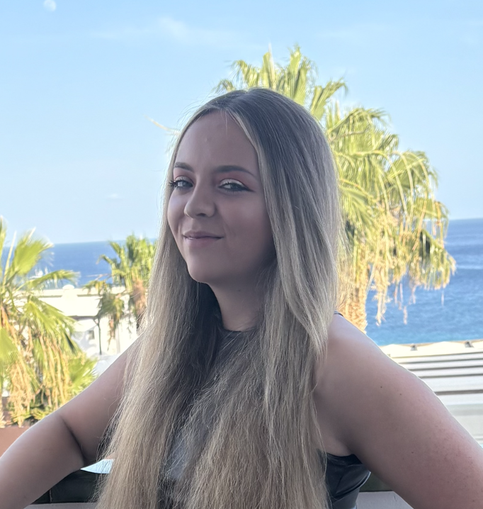 Kyla Meta Ads manager at Social Buzzing
